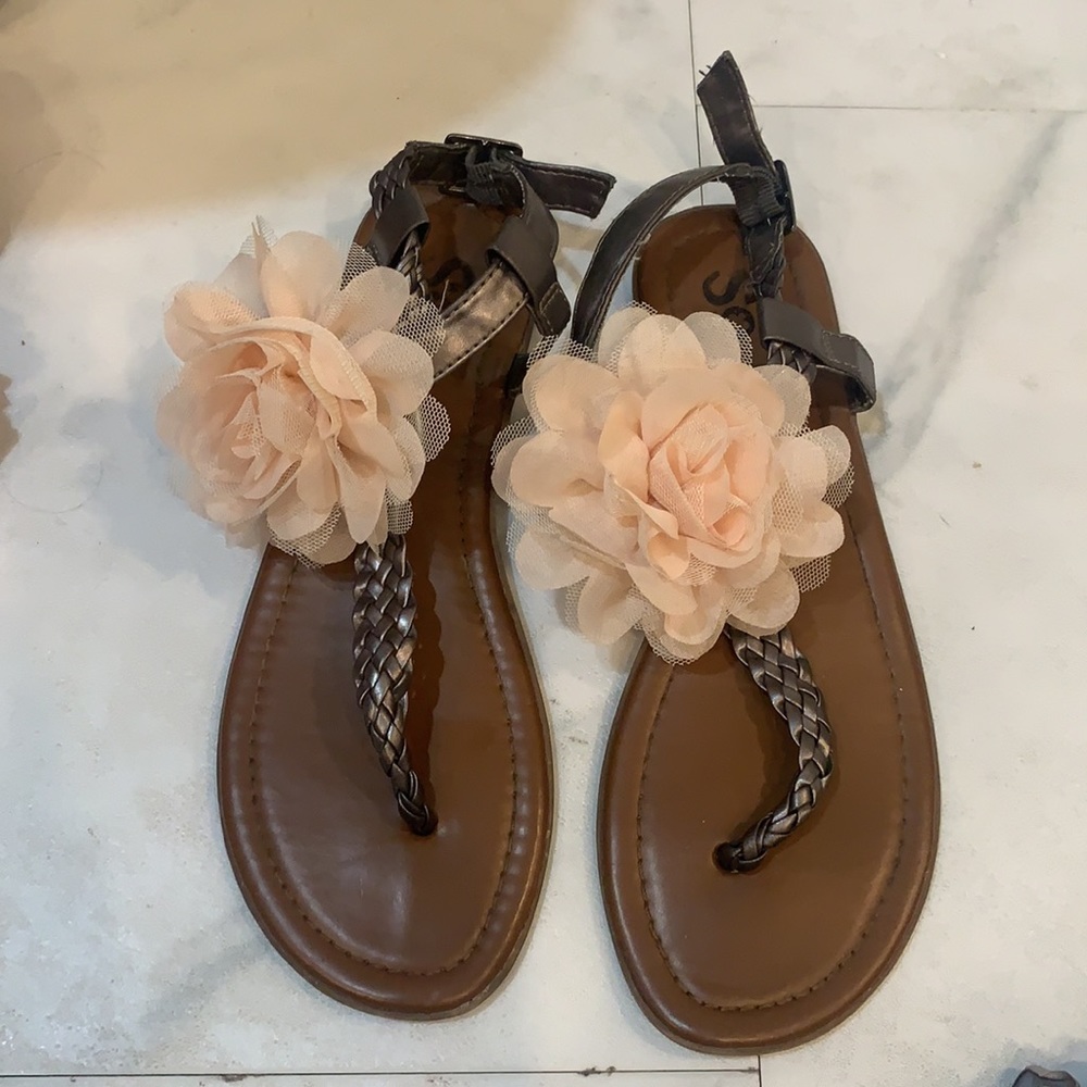 Modified-/Interchangeable T-Strap Sandals - Picture 3 of 3
